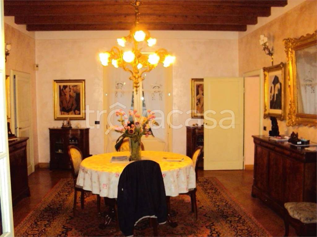 Villa Bifamiliare in vendita a Reggio nell'Emilia via Bernardino Zacchetti