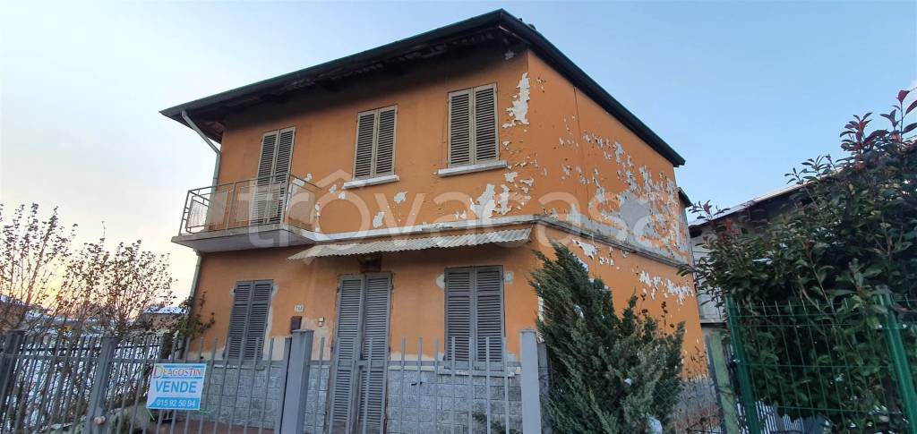 Villa in vendita a Cossato via Giovanni Amendola, 246