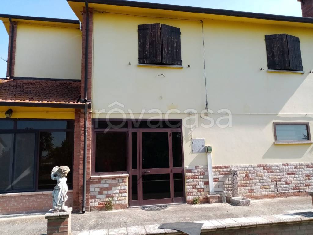 Villa in in vendita da privato a Copparo via Seminiato, 54