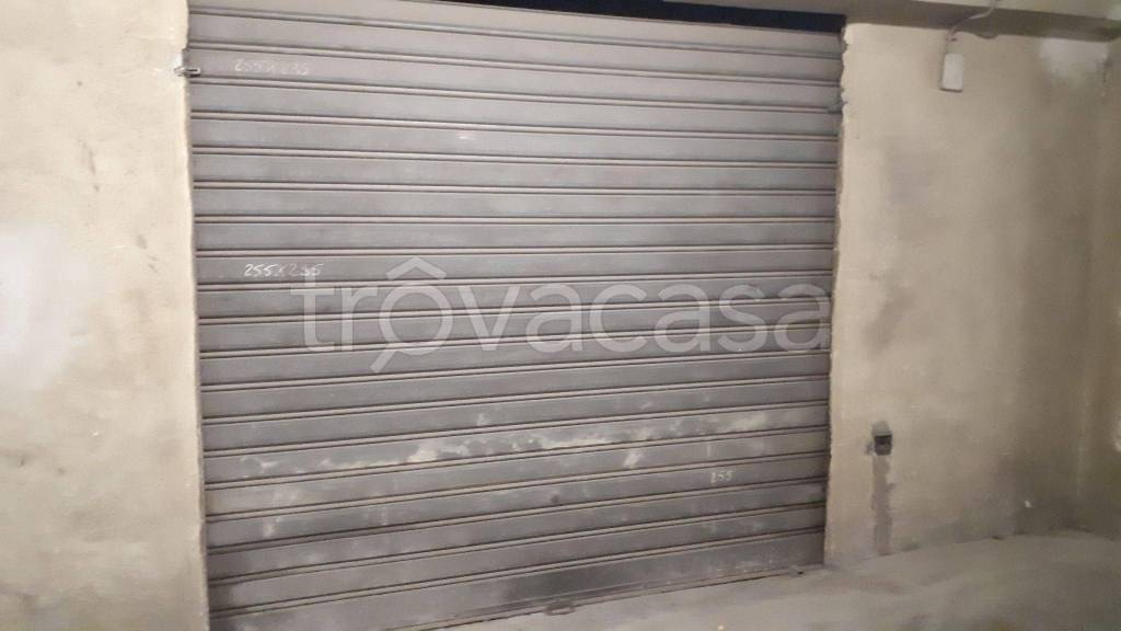 Garage in vendita ad Adrano via della Regione