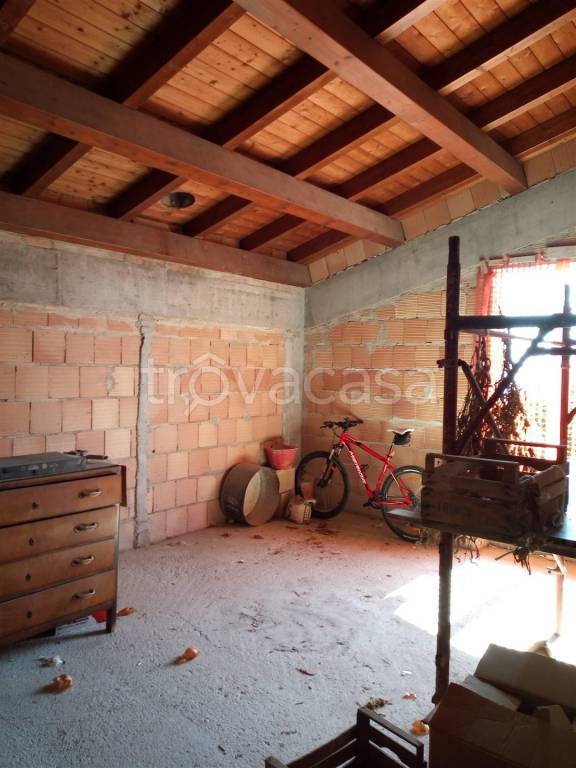 Casa Indipendente in vendita a Torricella Sicura via Comuni