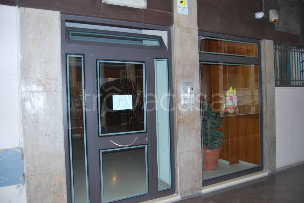 Ufficio in vendita a Bari via Gaetano Devitofrancesco, 2
