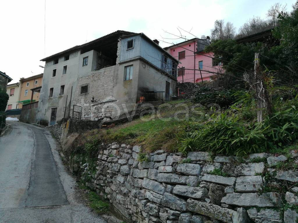 Casa Indipendente in in vendita da privato a Crespadoro via Enzo Ferrari