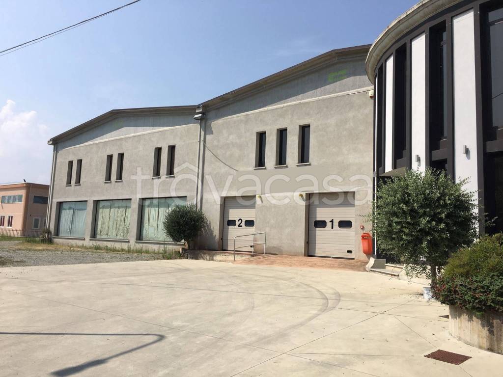 Capannone Industriale in in vendita da privato a Revello via Saluzzo