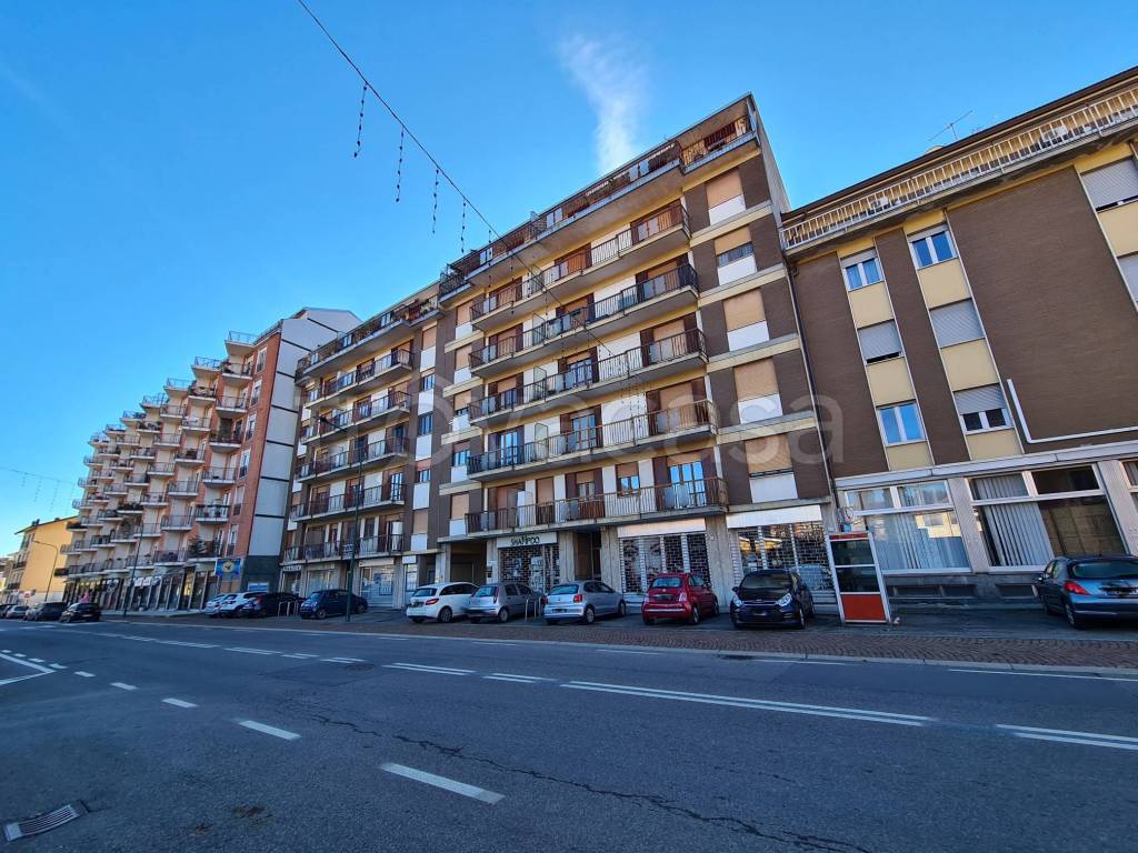 Appartamento in vendita a Borgosesia via Vittorio Veneto