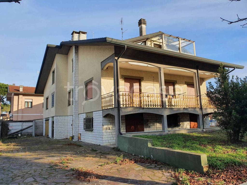 Villa Bifamiliare in in vendita da privato a Cervia via dei Papaveri, 15
