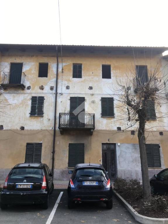 Casa Indipendente in vendita a San Giorgio Canavese piazza V. Emanuele ii, 34