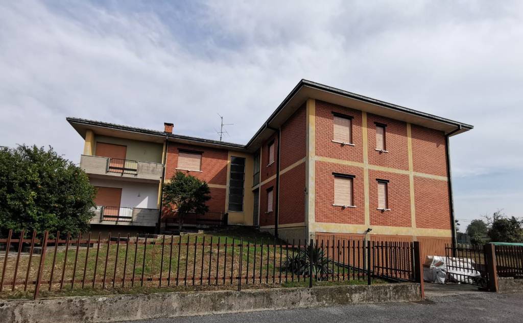 Casa Indipendente in vendita a Pontoglio via Firenze