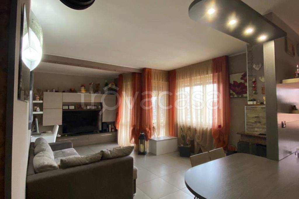Appartamento in in vendita da privato a Brenna via Milano, 35