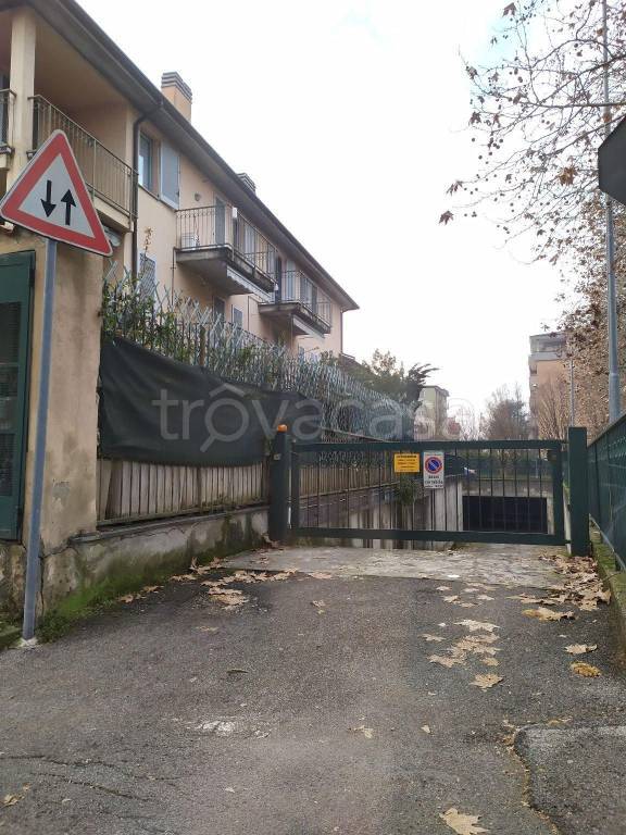Garage in vendita ad Agrate Brianza via Giuseppe Mazzini