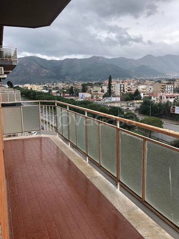 Appartamento in in affitto da privato a Palermo viale della Regione Siciliana Sud Est