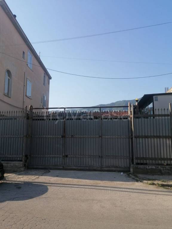 Capannone Industriale in in vendita da privato a Sperone via Ferrovia, 17