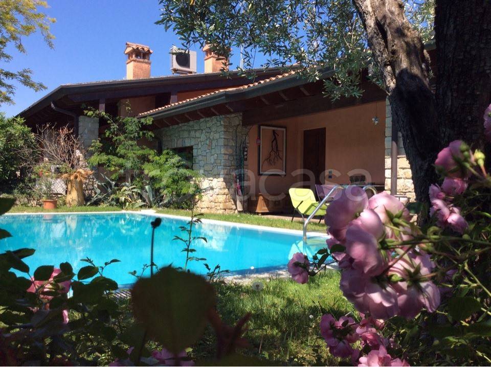 Villa Bifamiliare in vendita a Soiano del Lago via Roma