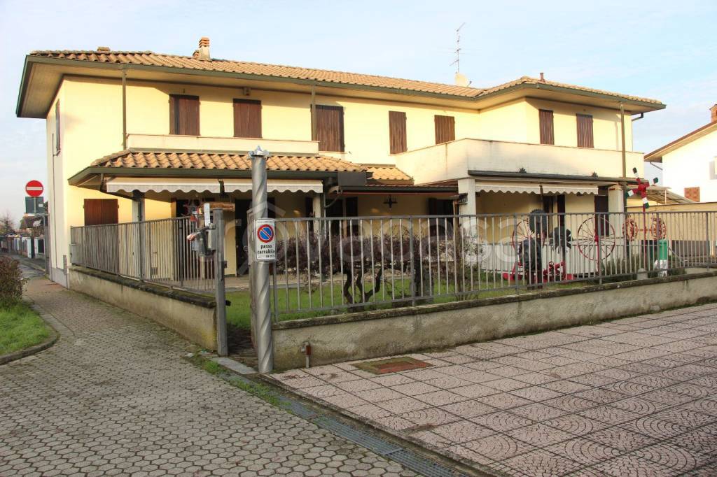Villa Bifamiliare in vendita a Graffignana via Milano