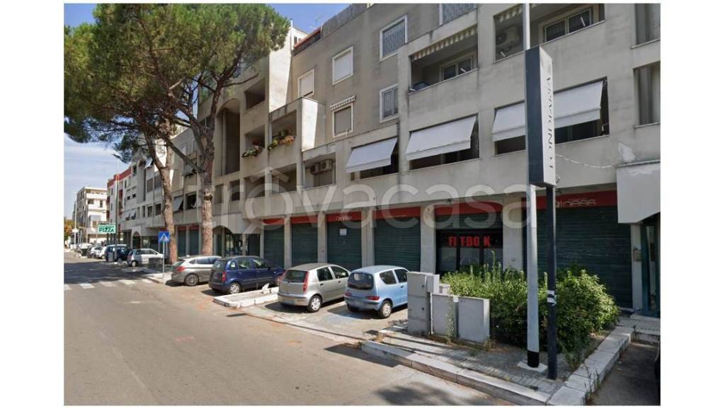 Negozio in vendita a Lecce via San Cesario, 122