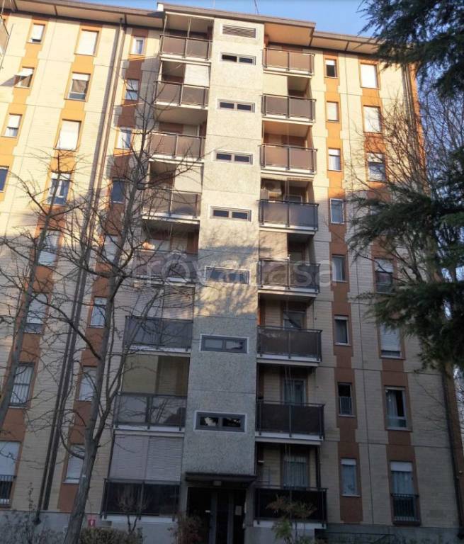 Appartamento all'asta a Milano via Enrico Falck, 41
