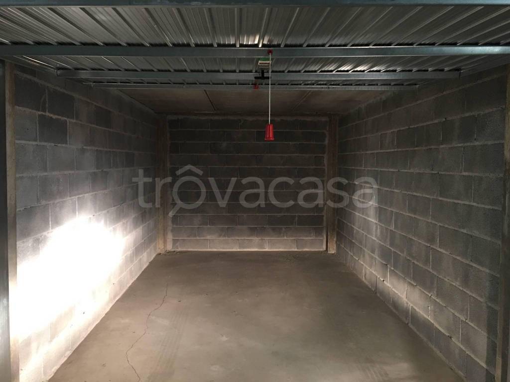 Garage in vendita a Verbania via Quattrini, 5