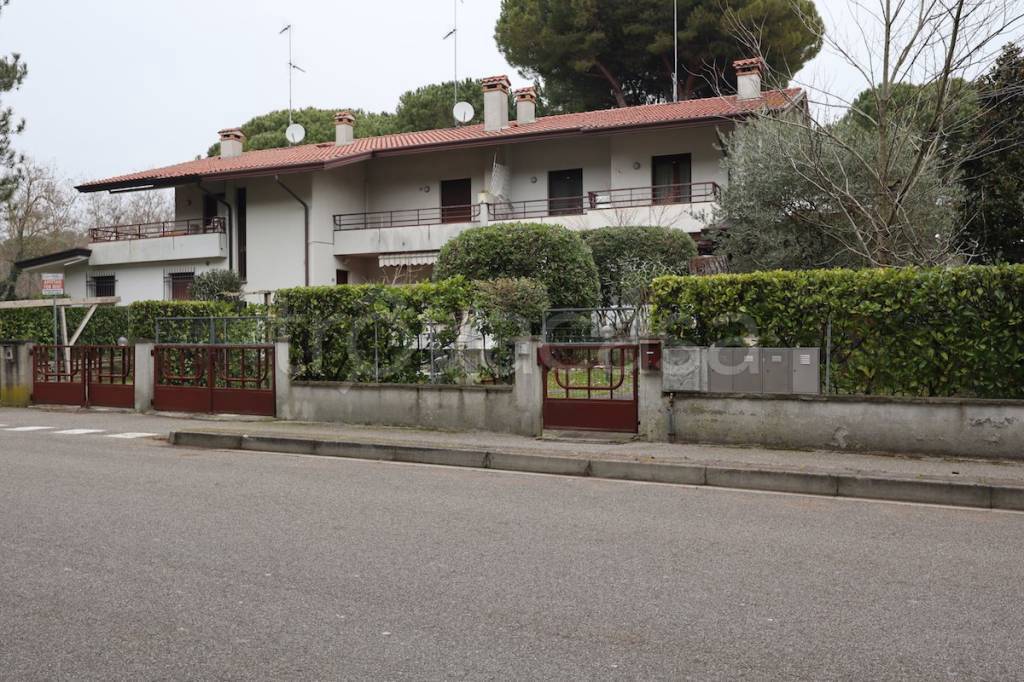 Villa a Schiera in vendita a Lignano Sabbiadoro viale Adriatico