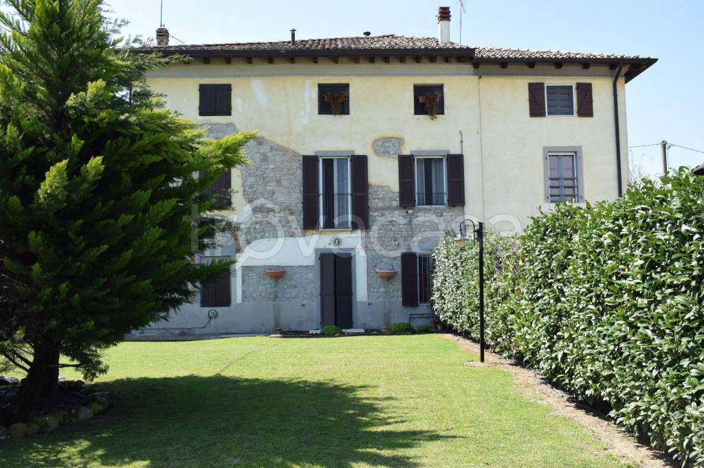 Colonica in in vendita da privato a Salsomaggiore Terme via Dovana, 110-111