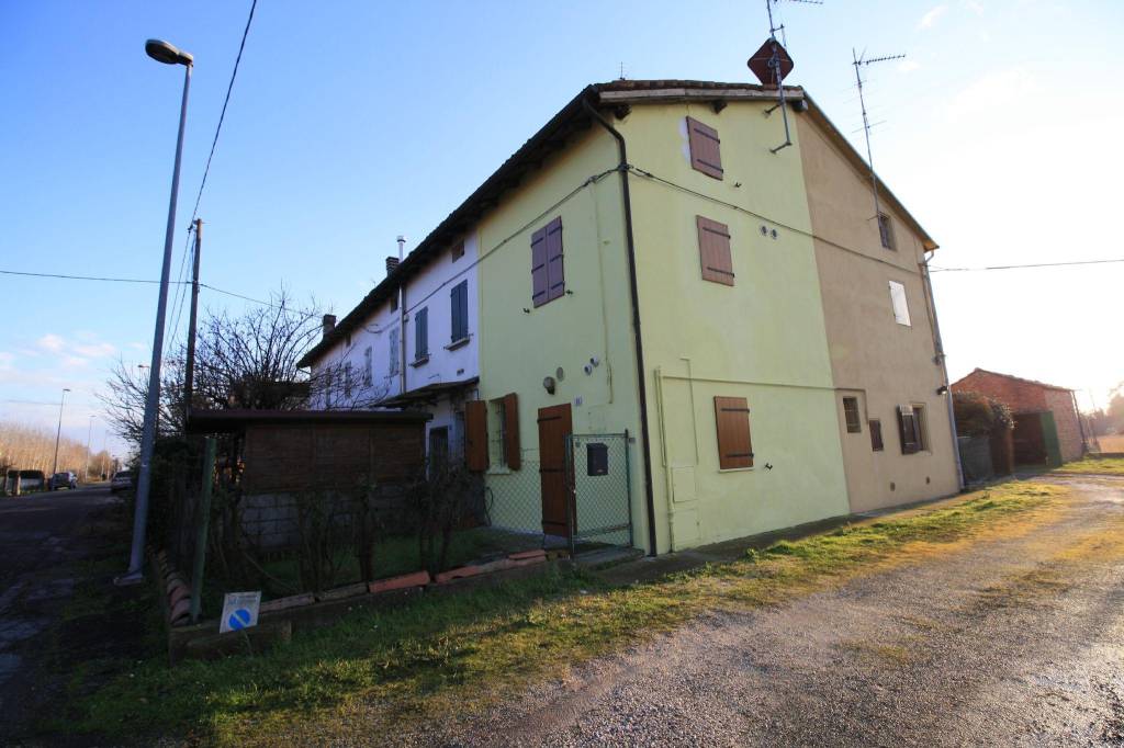 Casa Indipendente in vendita a Molinella via Severino Ferrari, 9