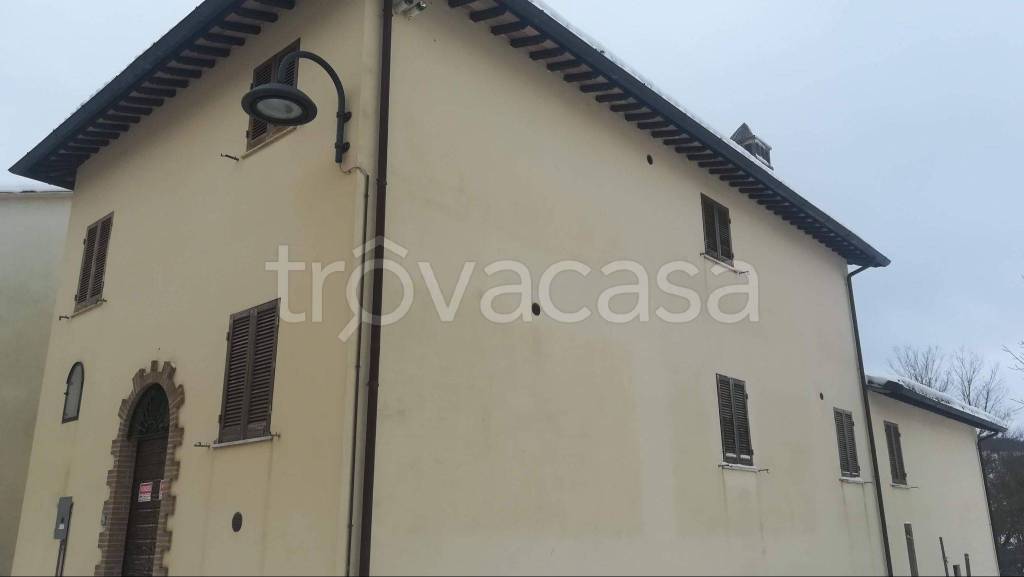 Casale in in vendita da privato a Serravalle di Chienti strada Provinciale Forcella