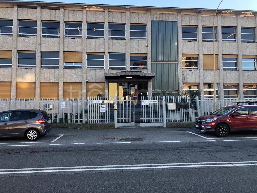 Ufficio in vendita a Cinisello Balsamo via Aquileia, 35
