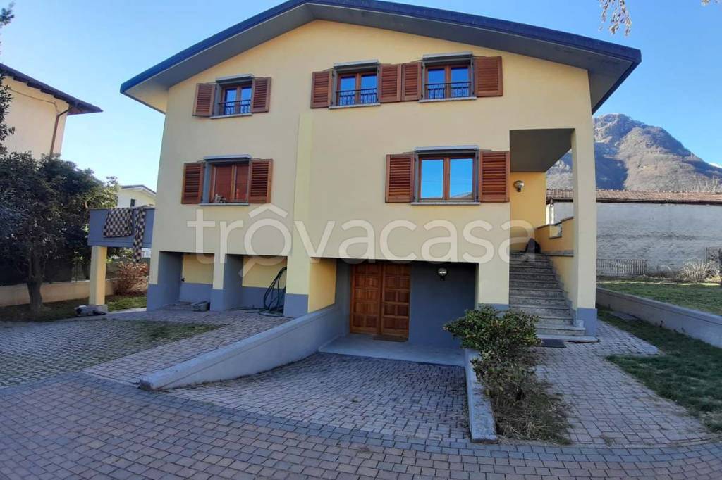 Villa in vendita a Dongo via Statale, 66