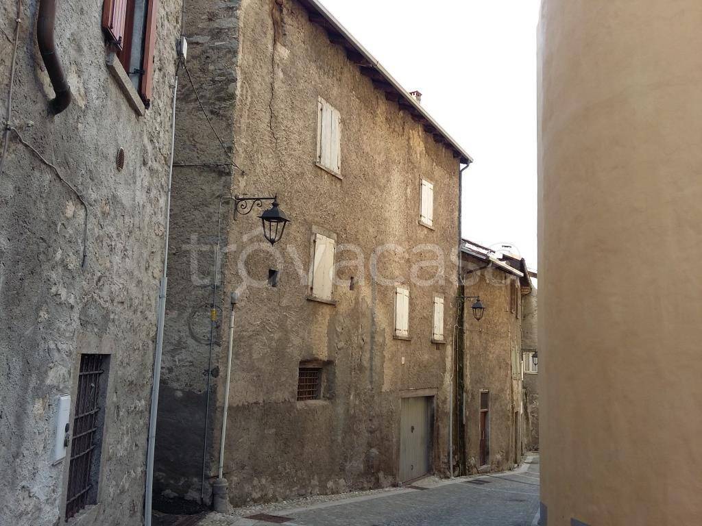casa semindipendente in vendita a Niardo