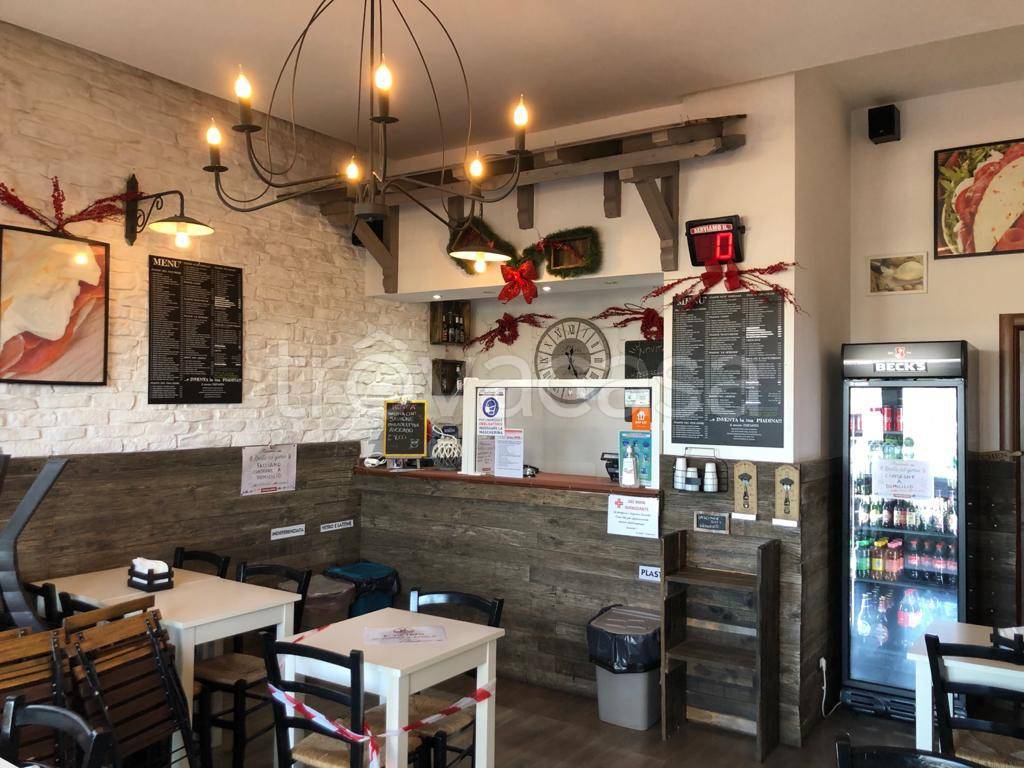 Bar/Tavola Calda in vendita a San Cesareo via Maremmana 3, 31