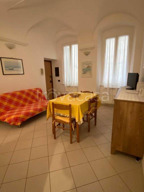 Appartamento in affitto a Finale Ligure via Roma, 35