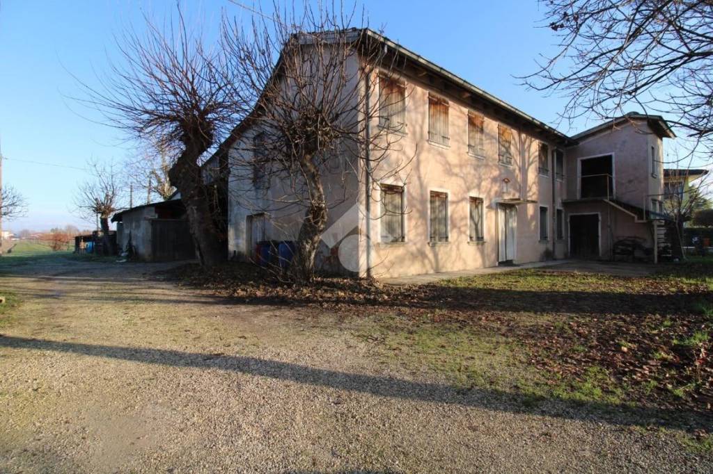 Villa in vendita a Fossalta di Piave via della Favorita