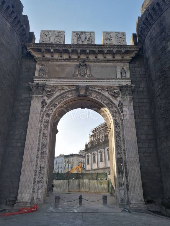 Attico in vendita a Napoli vico Sant'Anna a Porta Capuana