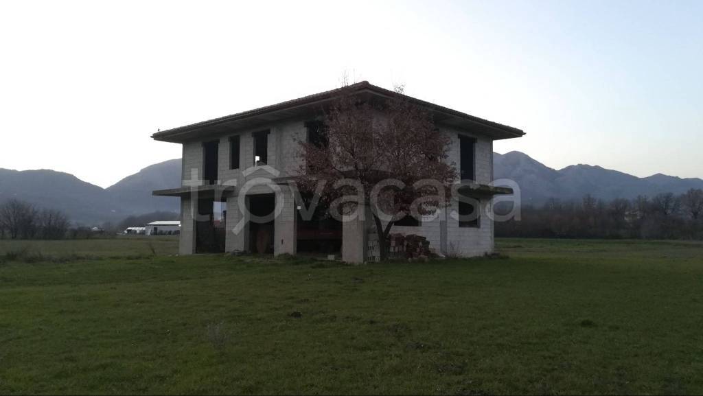 Villa Bifamiliare in in vendita da privato a Teggiano via Alvano 3, 1