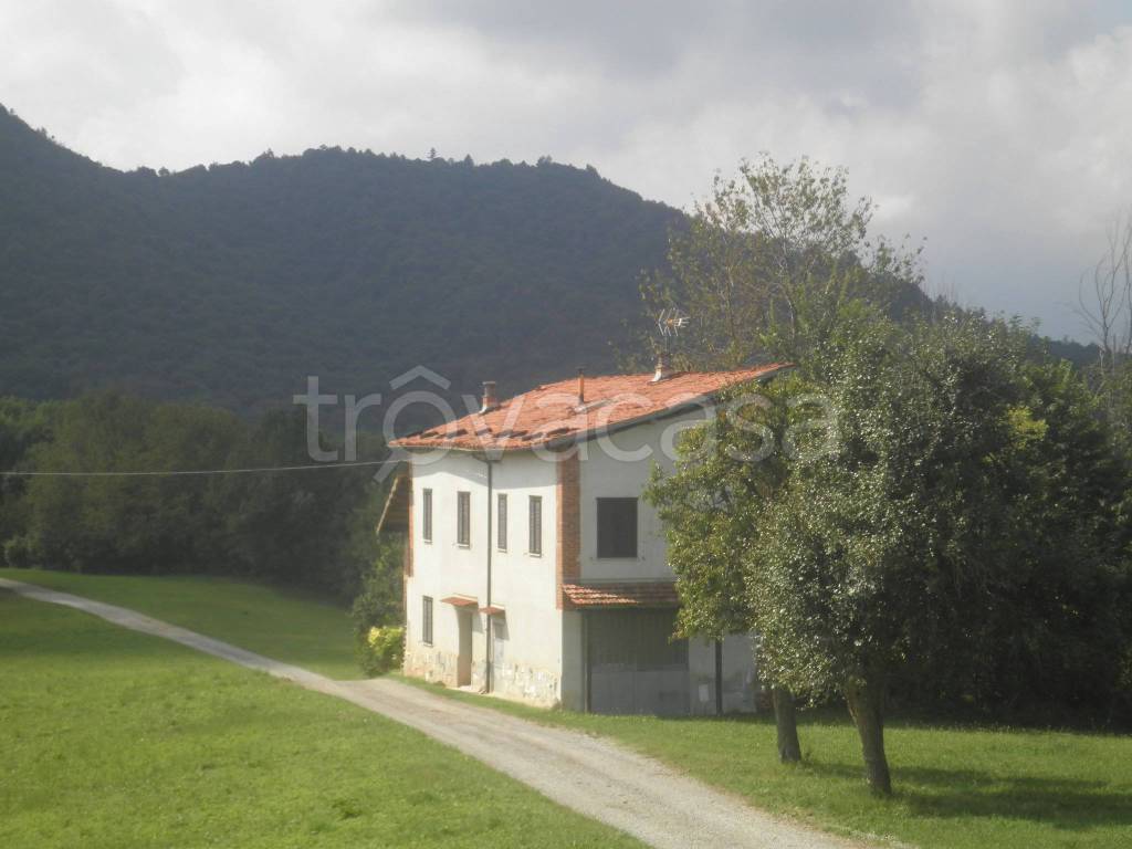 Casa Indipendente in vendita a Villanova Mondovì strada della Garavagna