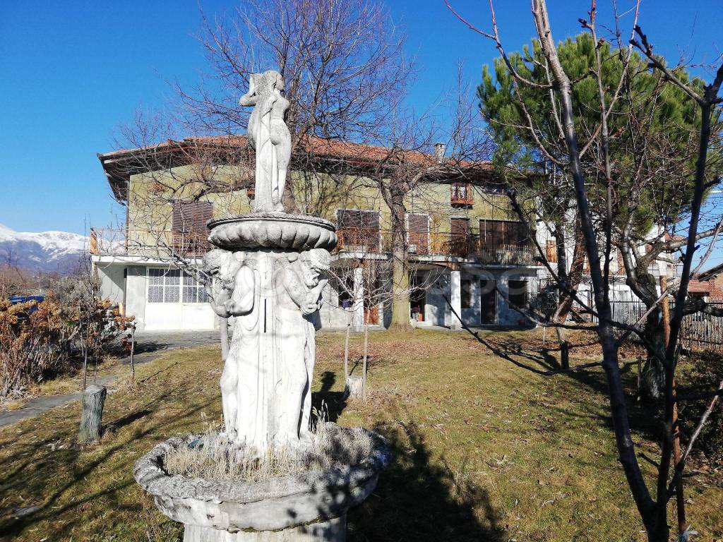 Casa Indipendente in in vendita da privato a Castellamonte frazione Sant'Anna Boschi, 6