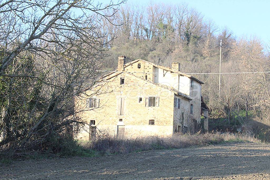 Casale in vendita a Urbino strada Provinciale Urbinate, 8