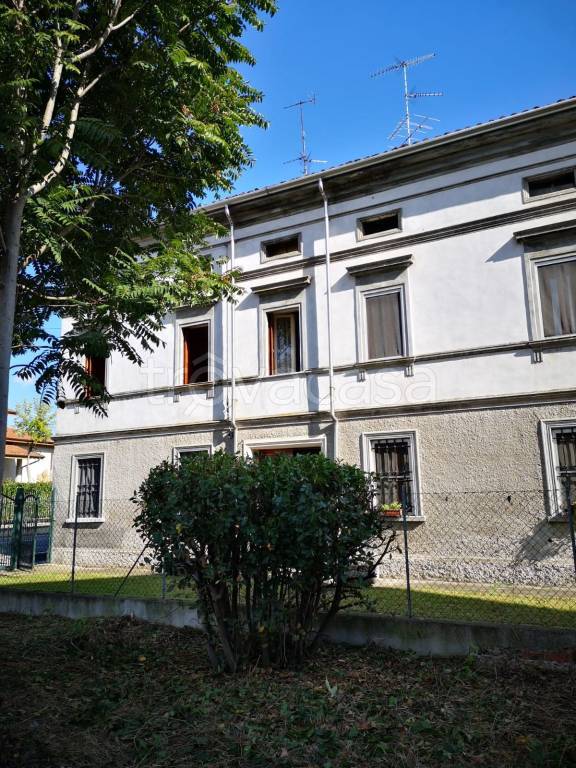Casa Indipendente in in vendita da privato a Luzzara via Jules Tagliavini, 2