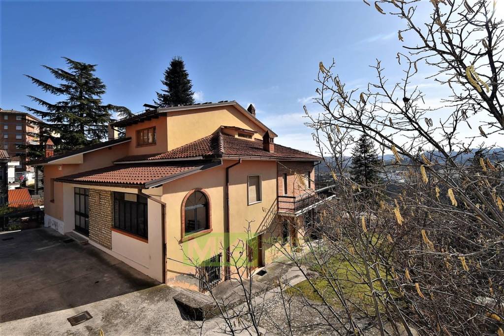 Villa in vendita ad Amandola fabio filzi