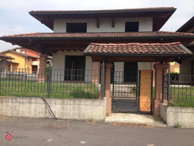 Villa in vendita a Desenzano del Garda via Vaccarolo