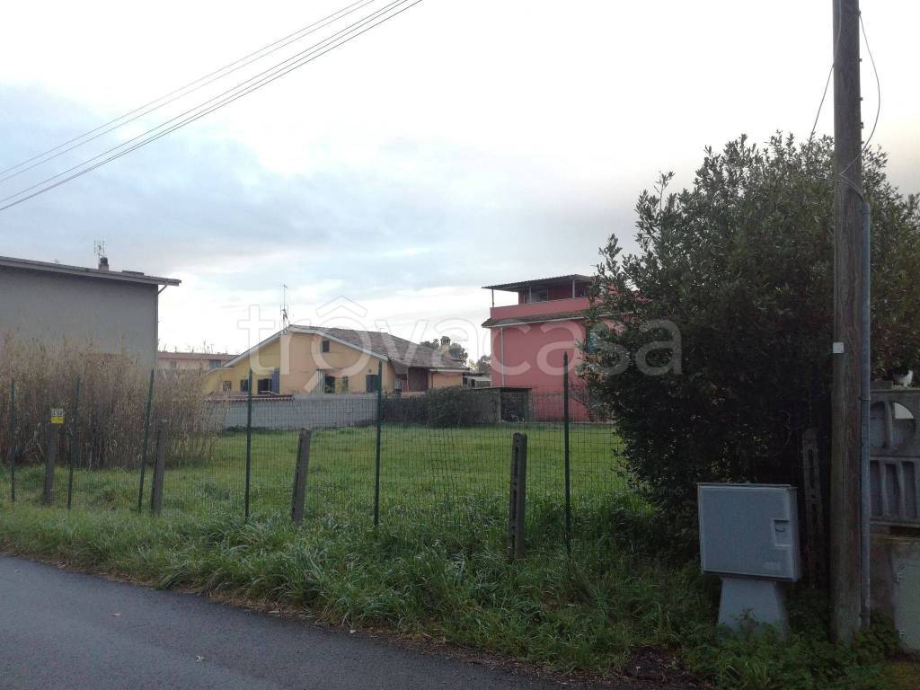 Terreno Residenziale in vendita a Roma via Calamandrana
