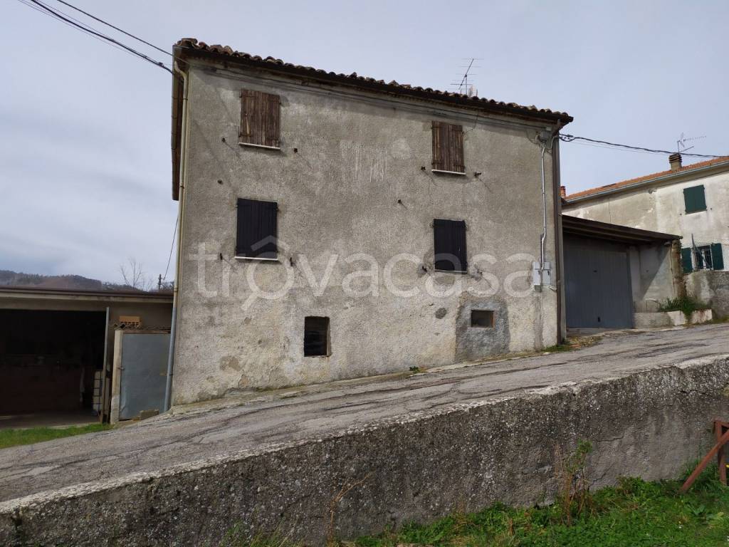 Casa Indipendente in in vendita da privato a Montecopiolo località Pugliano, 5