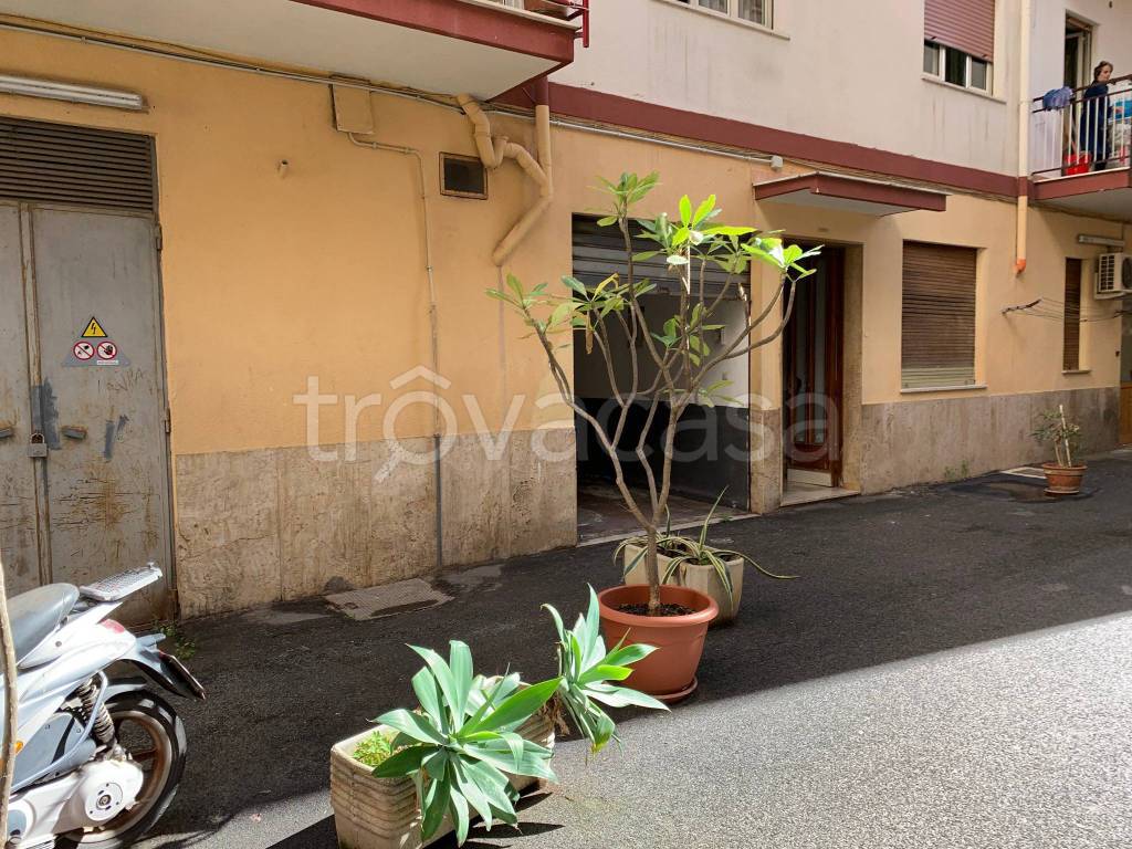 Garage in vendita a Palermo via Giorgio Arcoleo