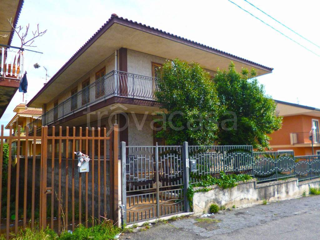 Appartamento in in vendita da privato a Giarre viale delle Provincie Traversa 2, 11