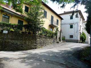 Casa indipendente in in vendita da privato a montevarchi via di moncioni, 235