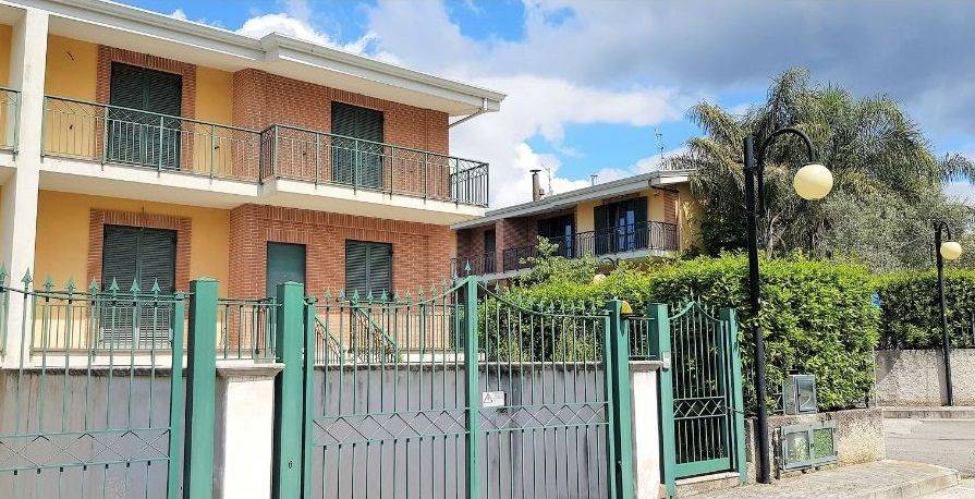 Villa a Schiera in in vendita da privato a Pontecagnano Faiano via degli Aranceti
