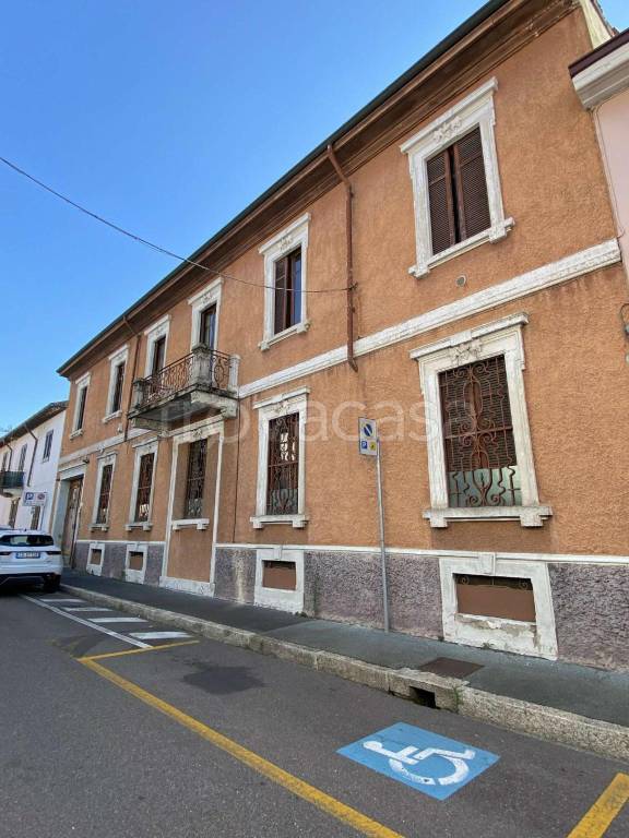 Casa Indipendente in vendita a Legnano via Varese 5