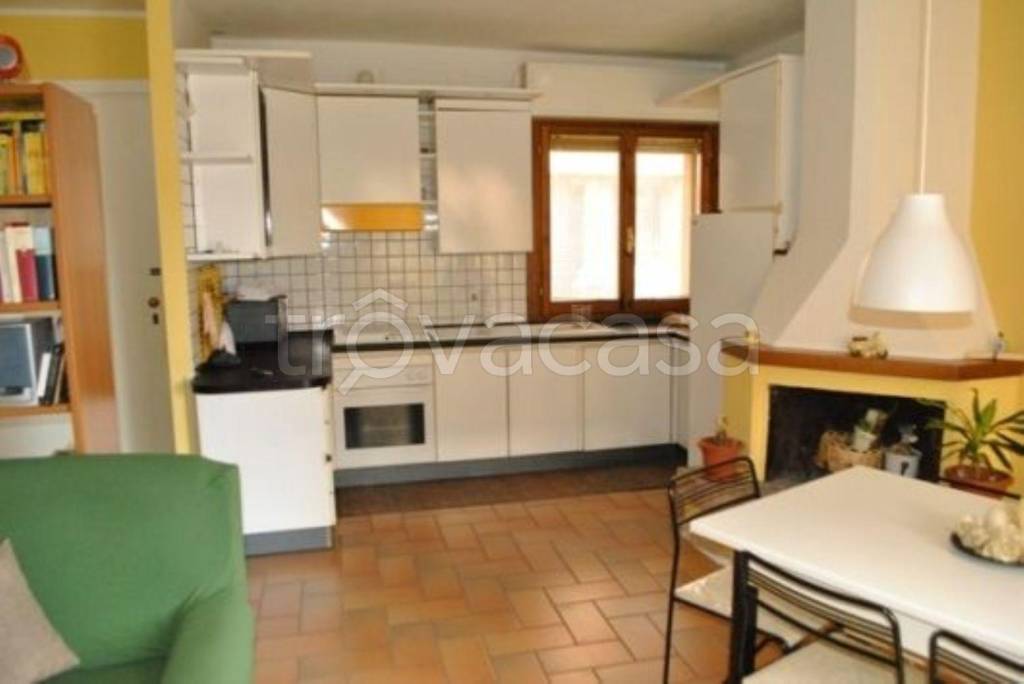 Appartamento in vendita a Urbino via Battista Sforza, 39