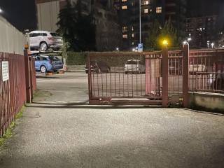 Posto auto in affitto a milano via guido guarini matteucci, 1