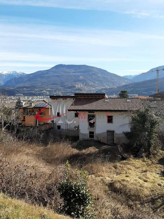 Casa Indipendente in vendita a Isera via Giuseppe Mazzini