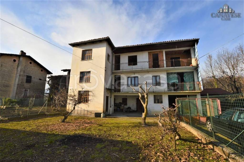 Casa Indipendente in vendita a Val di Chy via umberto 1, 9